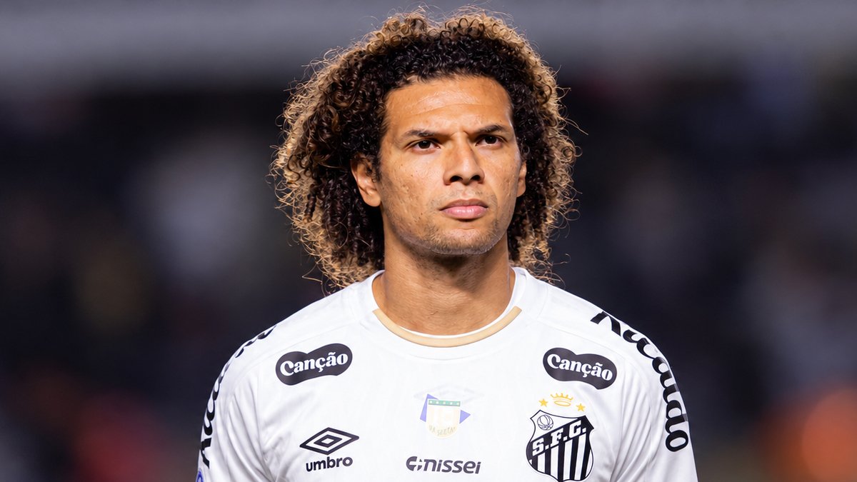 Willian Arão treina normalmente e reforça o Santos no clássico