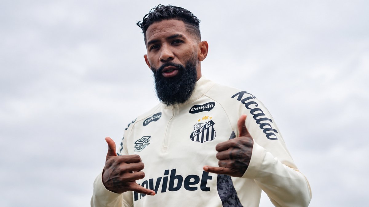 Rodinei faz primeiro treino com elenco do Santos
