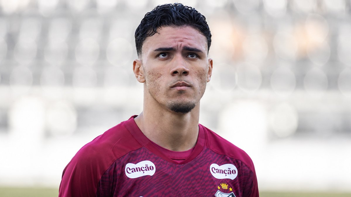João Pedro brilha nos pênaltis e comemora classificação do Santos