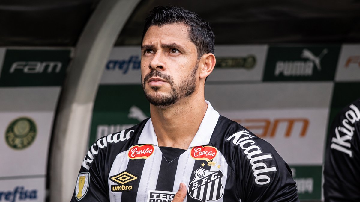 Ex-Santos, Giuliano anuncia aposentadoria aos 36 anos
