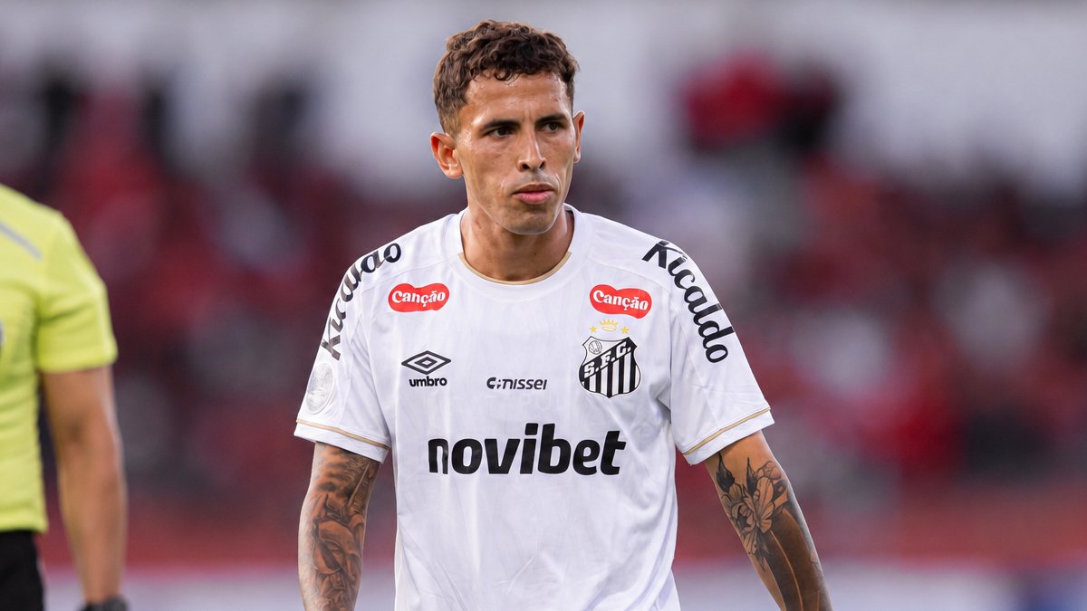 Oliva marca novamente e vive fase espetacular no Santos