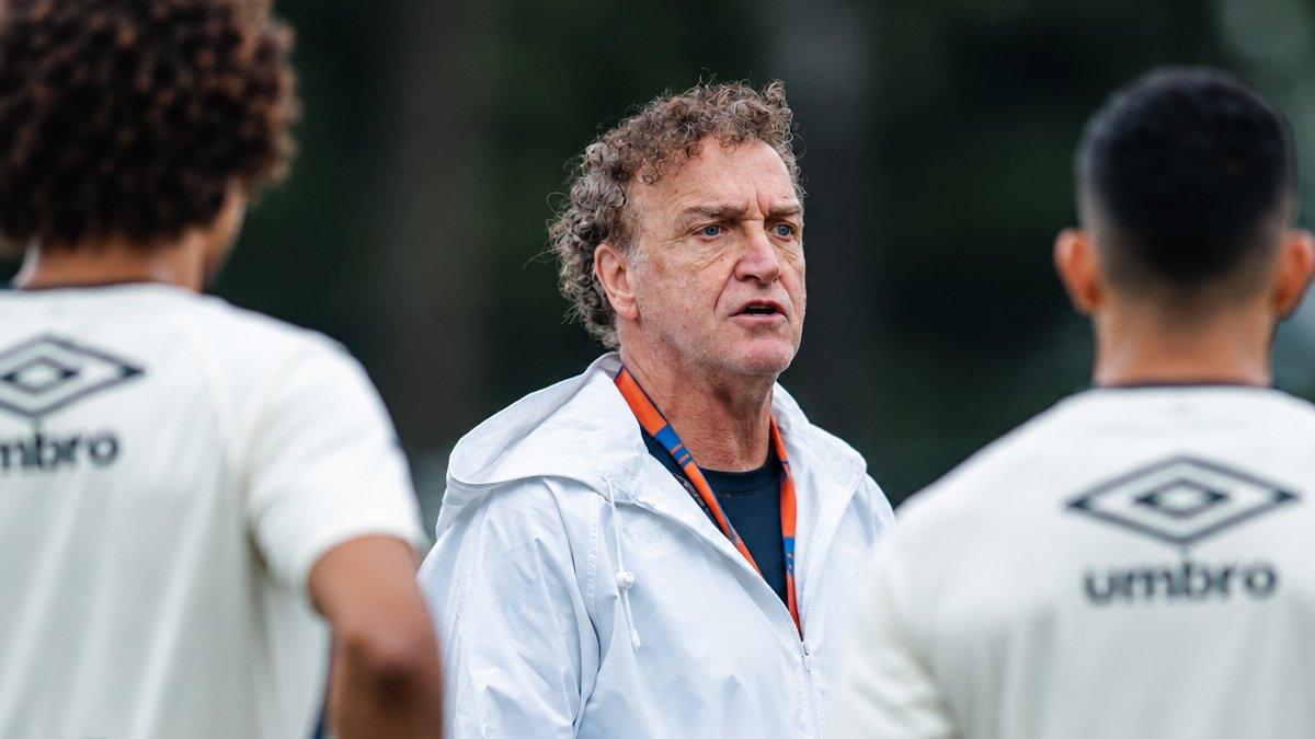 Cuca prepara novidade no Santos para duelo contra o Atlético-MG