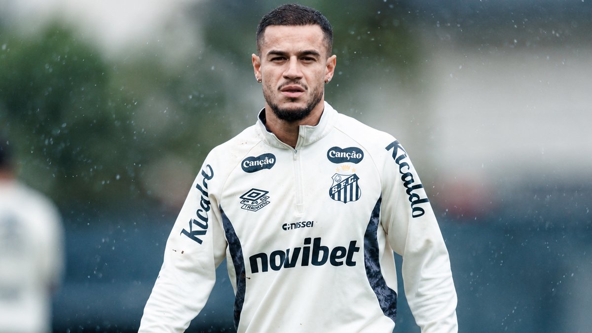 Coutinho treina pela primeira vez com o elenco do Santos
