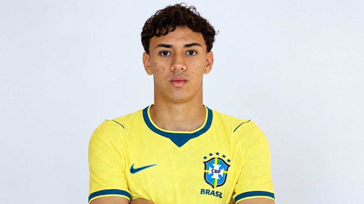 Bontempo ganha camisa 25 na Seleção e chama atenção nos treinos