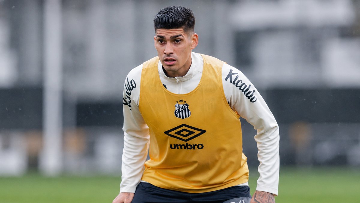 Santos enfrenta novas cobranças na Fifa por dois zagueiros