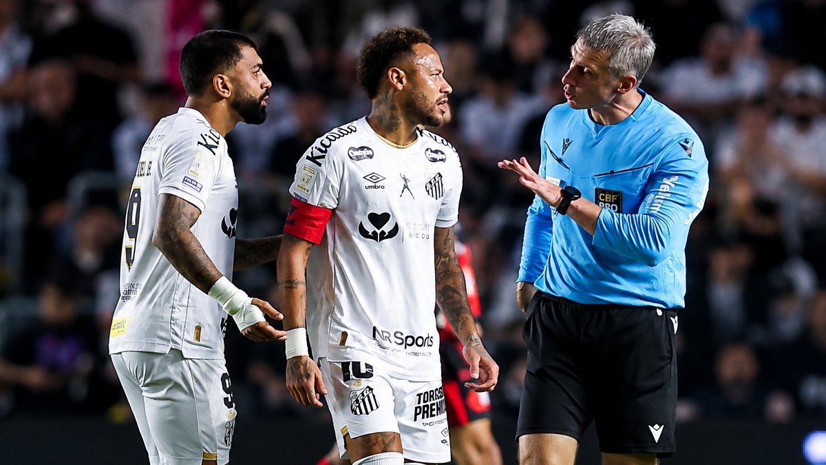 Leitura labial revela bastidores quentes de Santos x Flamengo